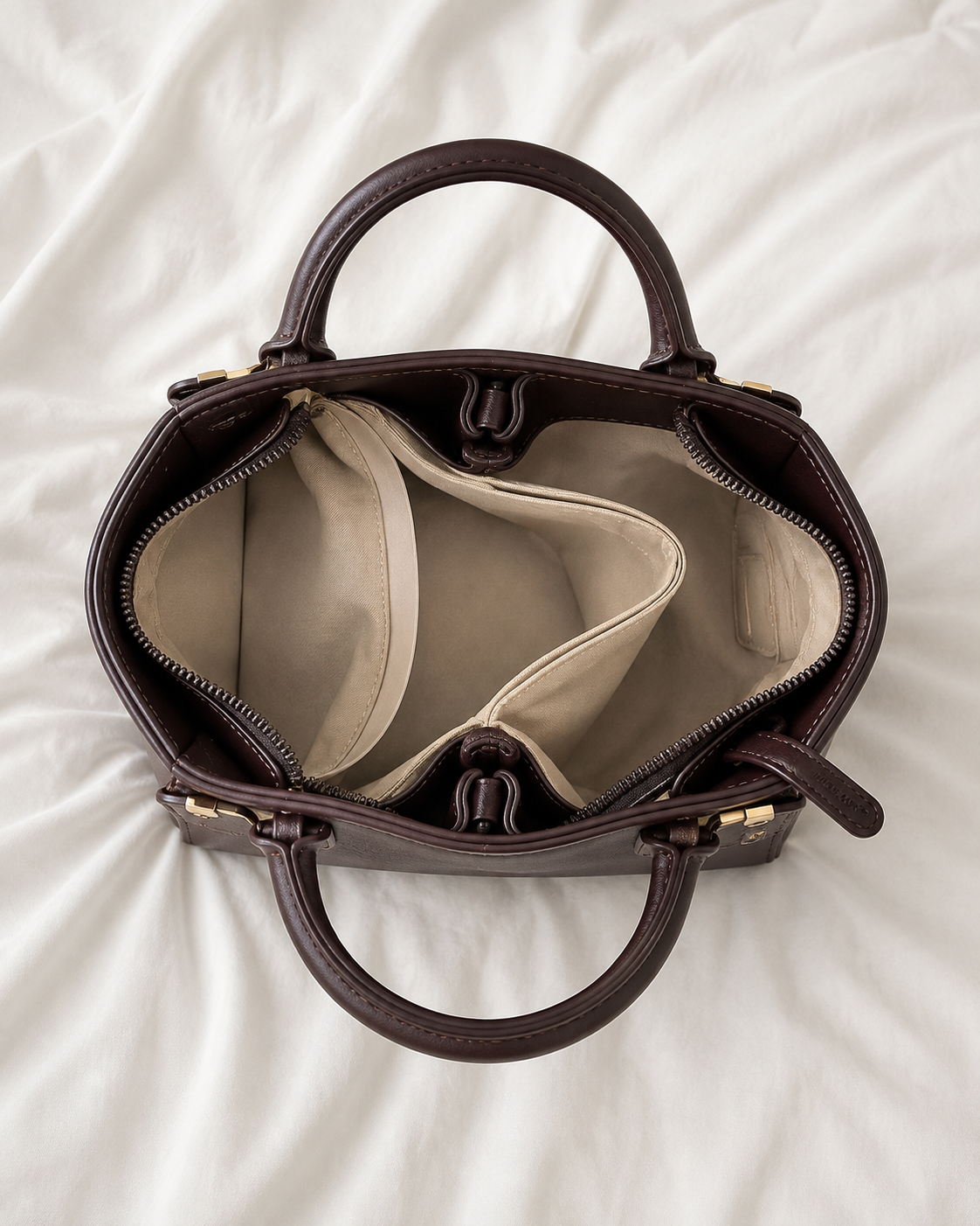 Mala Feminina Elegante Castanha com Detalhes Dourados